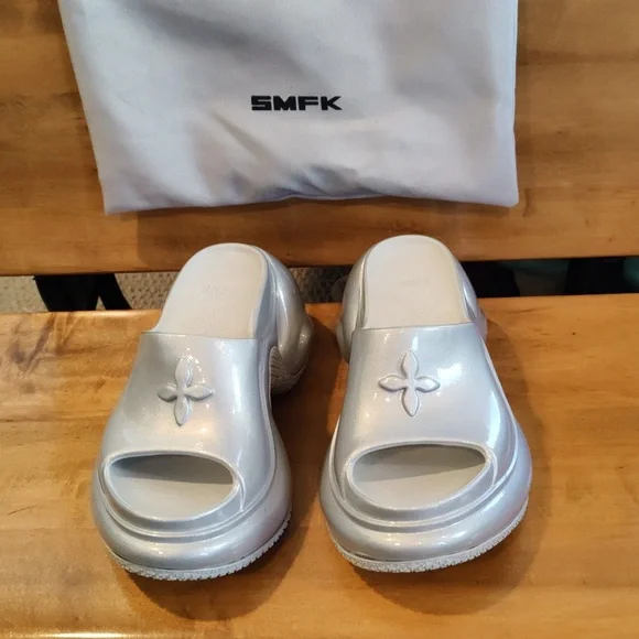 SFMK Compass Wave Hi-heel(Platform) Bumper Sandals Size 37 Silver With Dust Bag - Picture 2 of 12